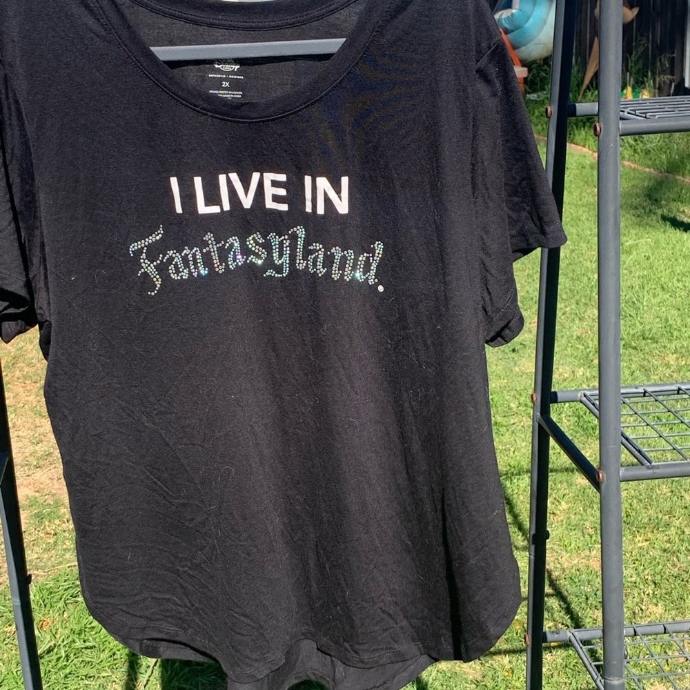 Bedazzled I LIVE IN FANTASYLAND Disney Tee size 2
